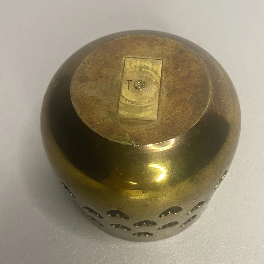 Brass vintage tea light candle holder Valentine’s Day hearts cute table decor - Picture 3 of 7